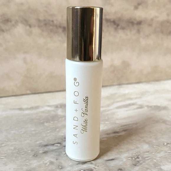 Sand + Fog White Vanilla Oil Rollerball Creamy Vanilla New - Picture 2 of 2